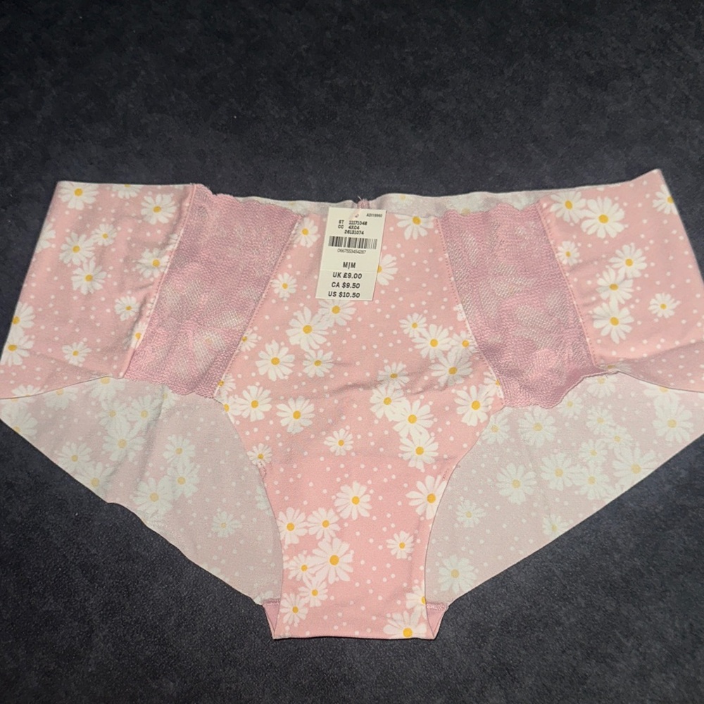 PINK Victoria's Secret Daisy Print Hipster🩷🤍